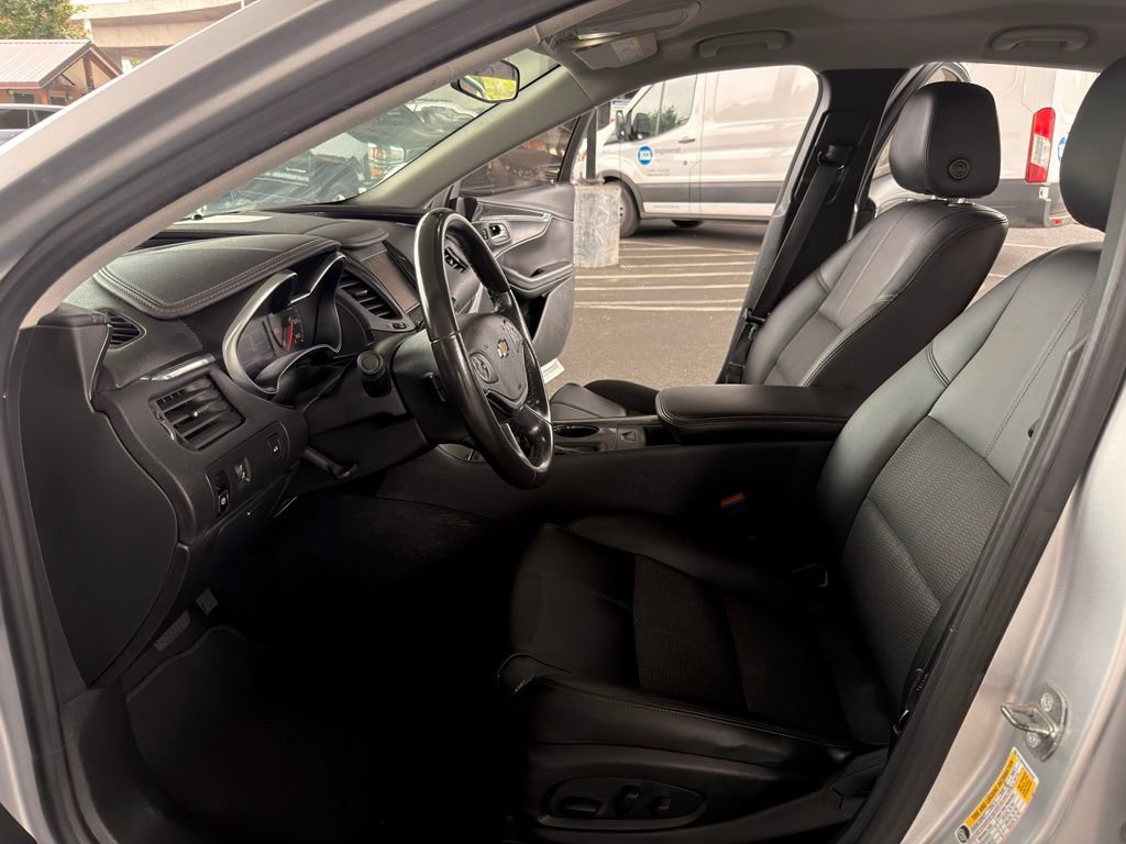 Used 2017 Chevrolet Impala LT FWD image 20