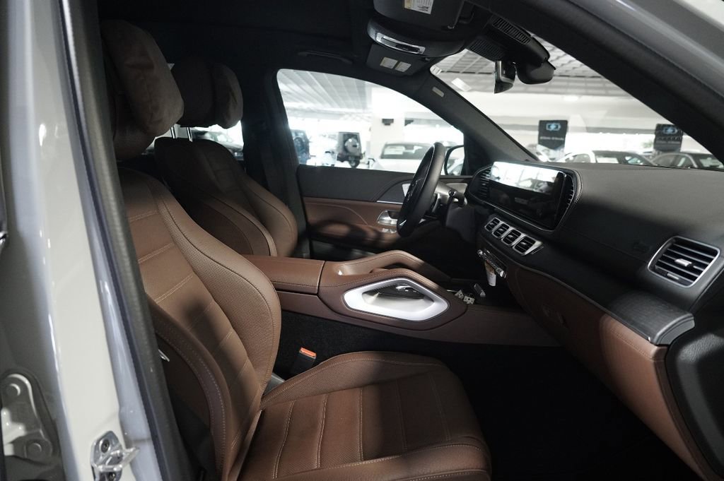 New 2026 Mercedes-Benz GLS 580 4MATIC image 12