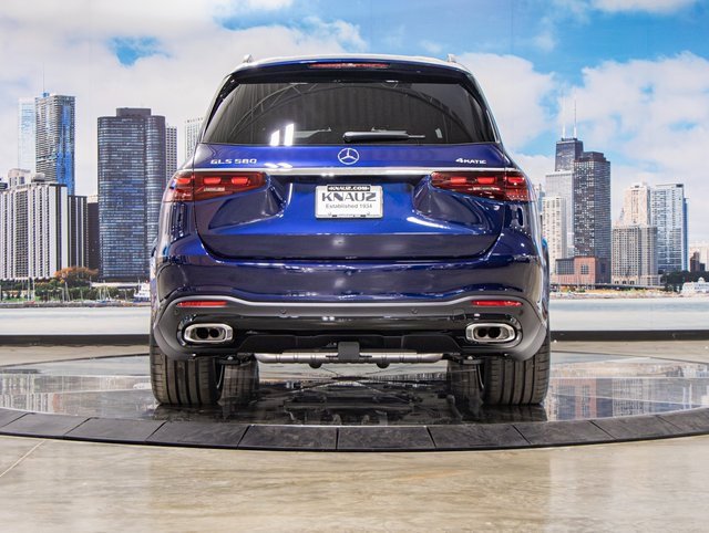 Used 2025 Mercedes-Benz GLS 580 4MATIC image 11