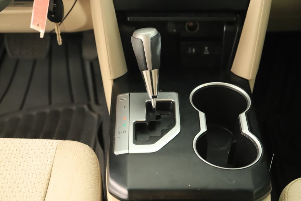 Used 2014 Toyota Camry LE FWD image 21