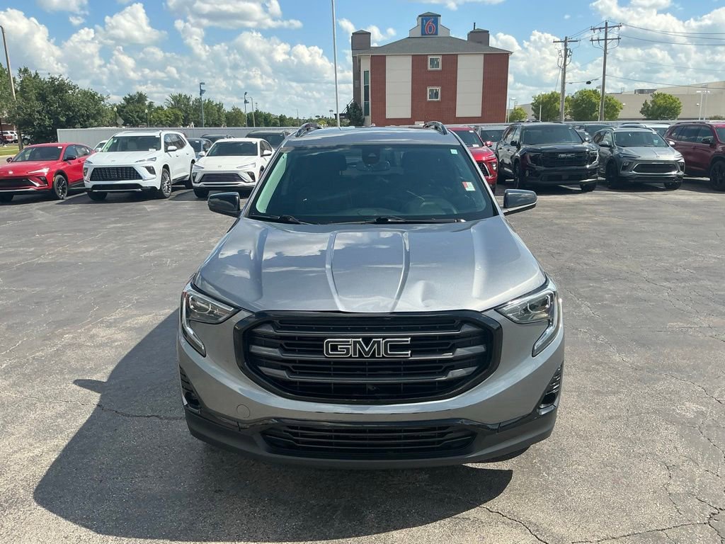 Used 2019 GMC Terrain SLT w/ Preferred Package FWD image 2