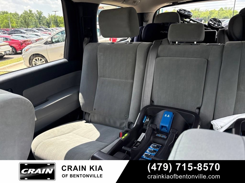 Used 2018 Toyota Sequoia SR5 AWD/4WD image 17