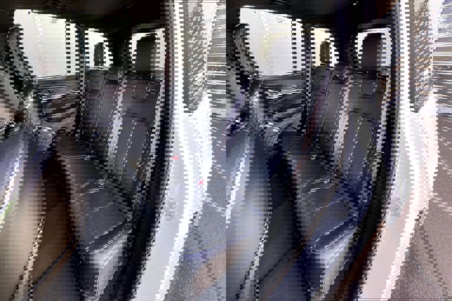 Used 2022 Jeep Grand Cherokee Overland w/ Luxury Tech Group IV image 20