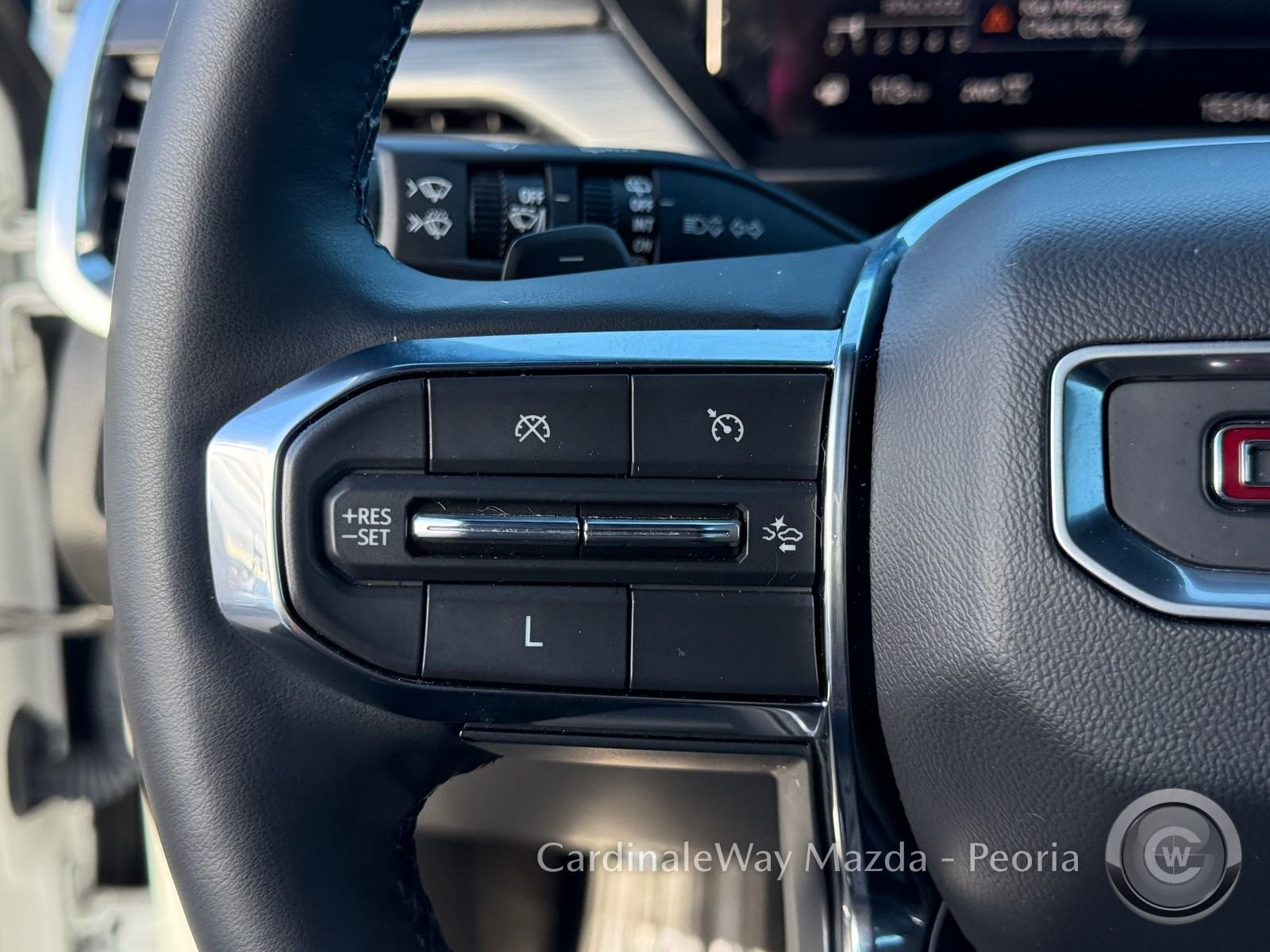 Used 2024 GMC Acadia Elevation w/ Luxury Package image 18