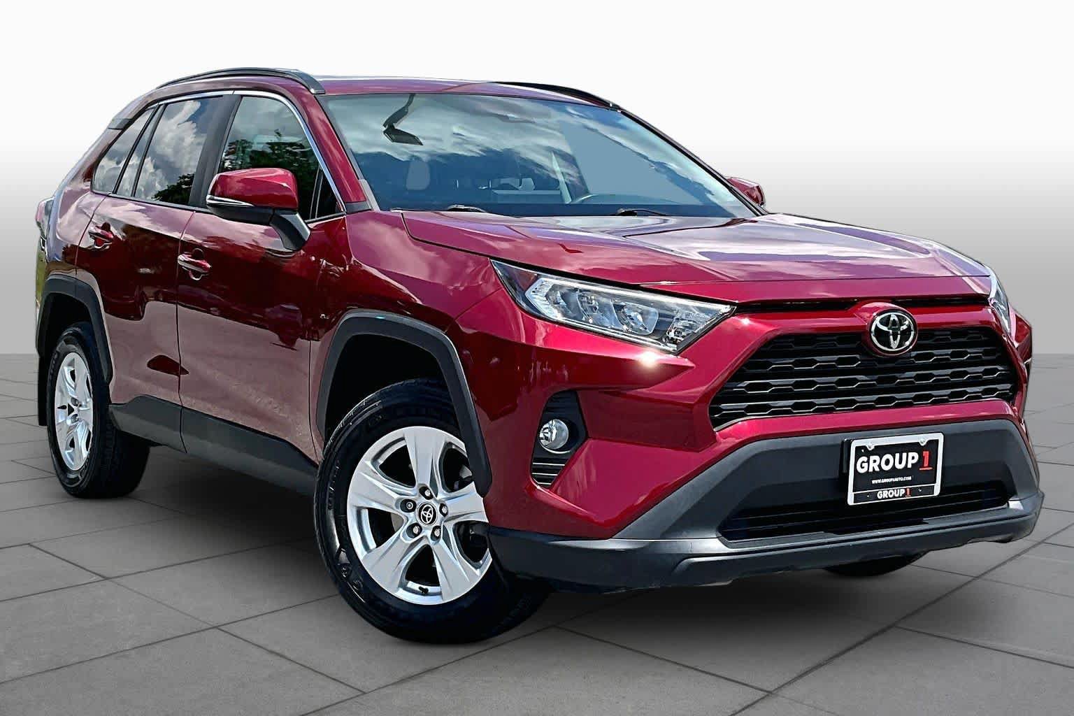 Used 2021 Toyota RAV4 XLE w/ Convenience Package AWD/4WD image 3