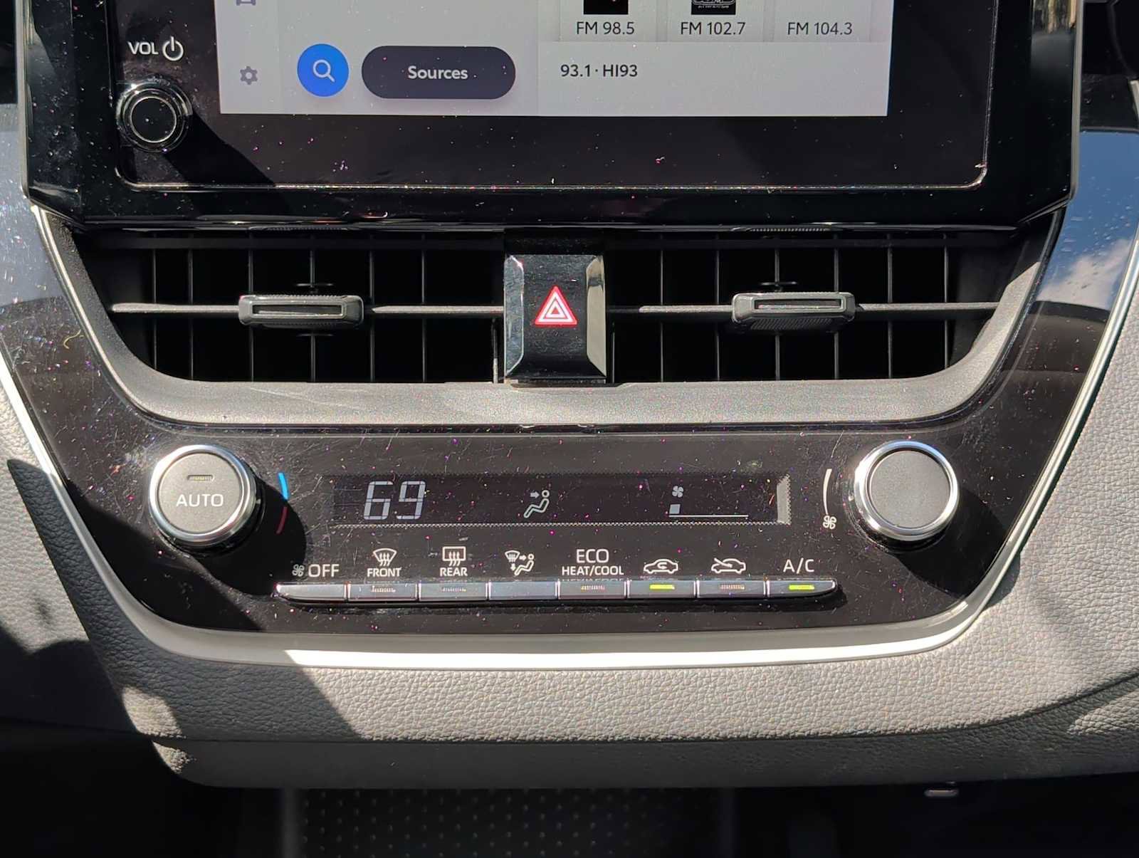 Used 2023 Toyota Corolla LE image 15