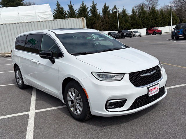 New 2026 Chrysler Pacifica Limited FWD image 2
