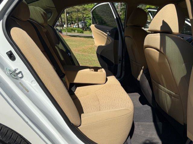 Used 2015 Hyundai Sonata Hybrid image 9