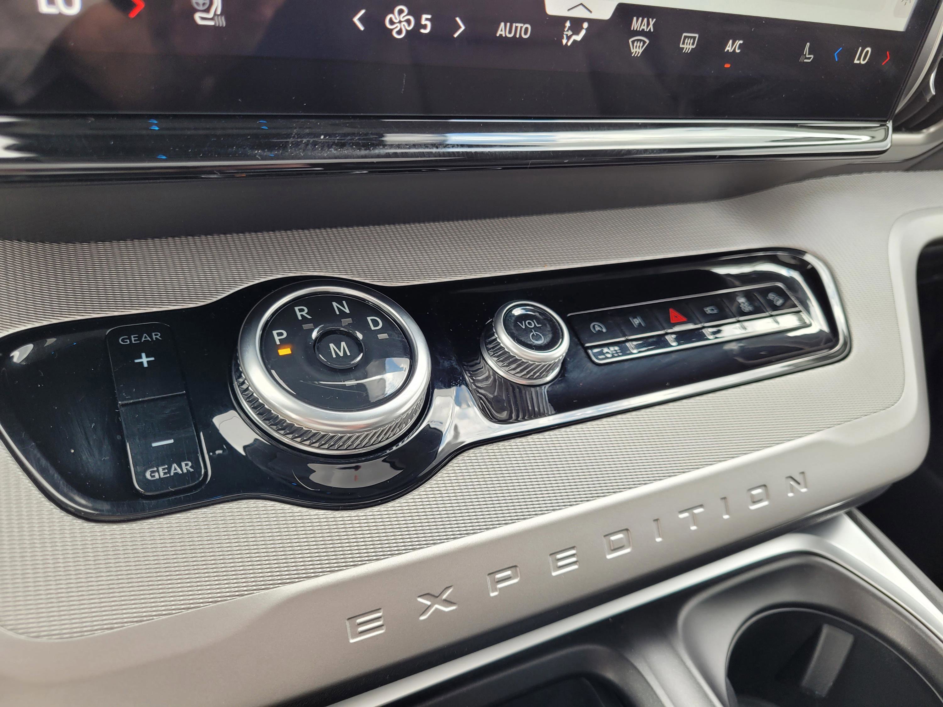 Used 2026 Ford Expedition Active image 23