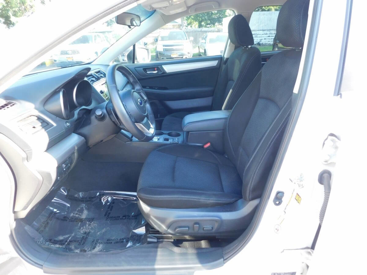 Used 2018 Subaru Outback 2.5i Premium image 6