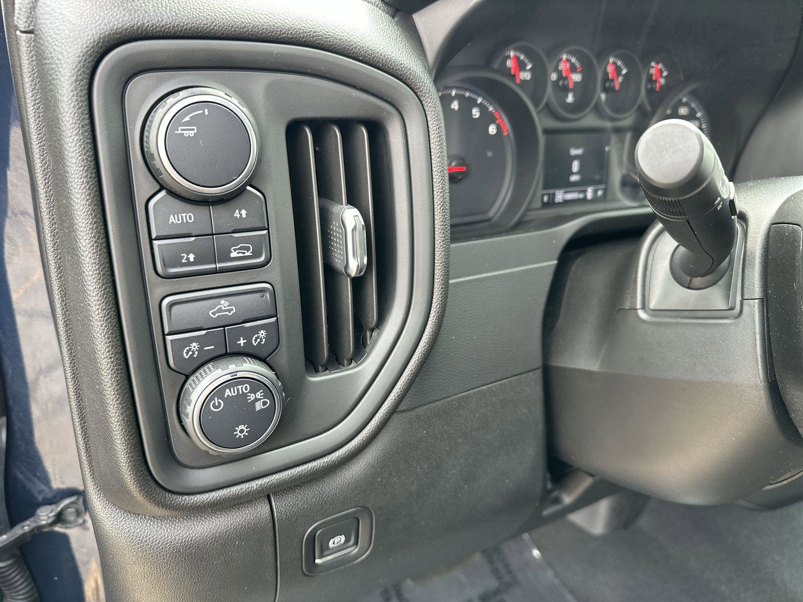 Certified 2021 Chevrolet Silverado 1500 Custom image 16