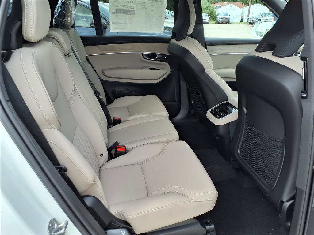 New 2026 Volvo XC90 B5 Core w/ Protection Package Premier image 10