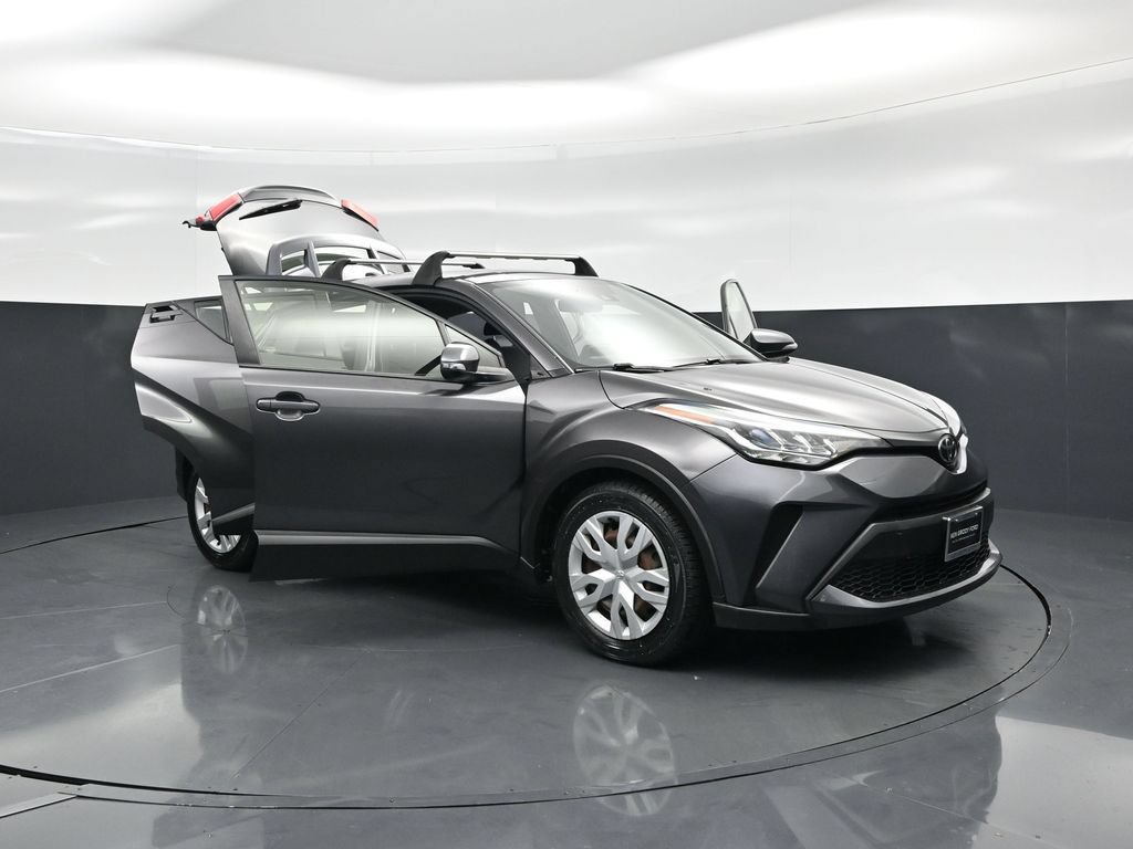 Used 2020 Toyota C-HR LE FWD image 28