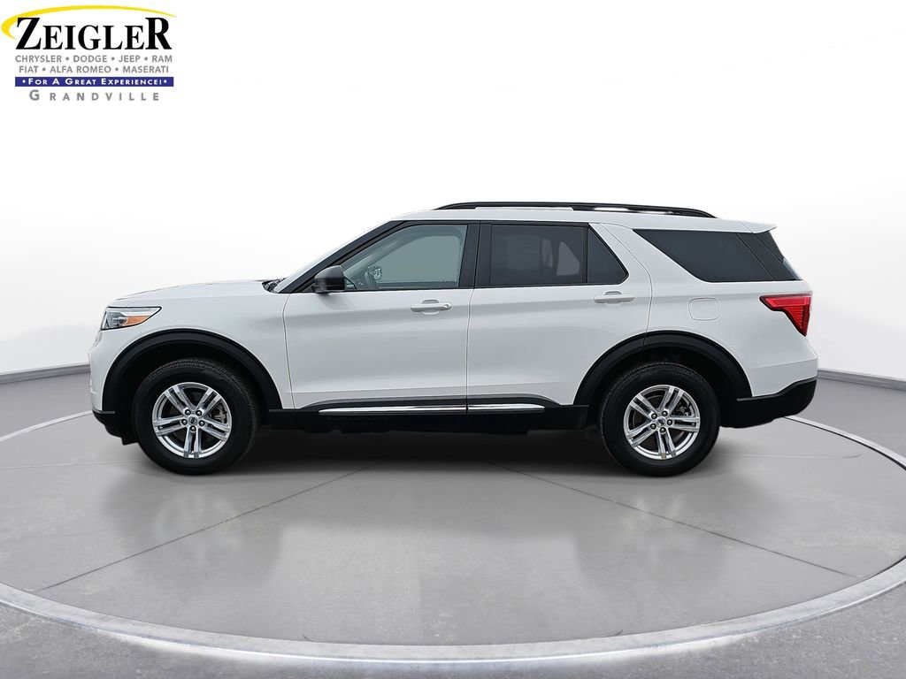 Used 2022 Ford Explorer XLT w/ Equipment Group 202A image 8