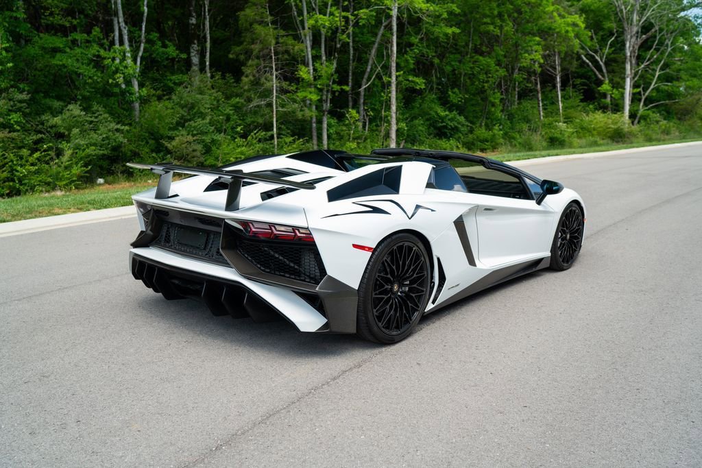 Used 2017 Lamborghini Aventador LP 750-4 Superveloce AWD/4WD image 3
