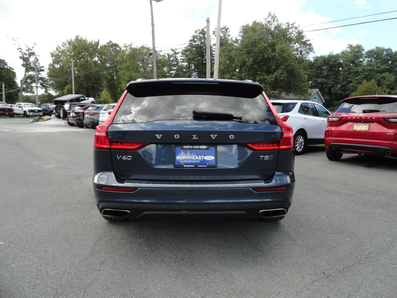Used 2022 Volvo V60 T5 Cross Country w/ Advanced Package AWD/4WD image 6