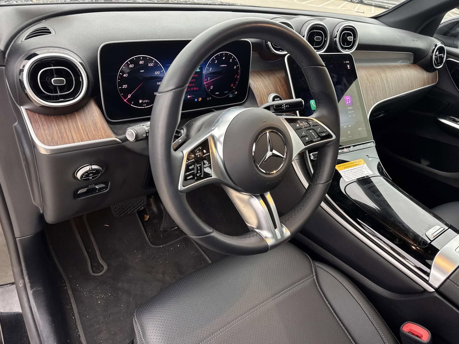 Used 2025 Mercedes-Benz GLC 300 4MATIC image 18