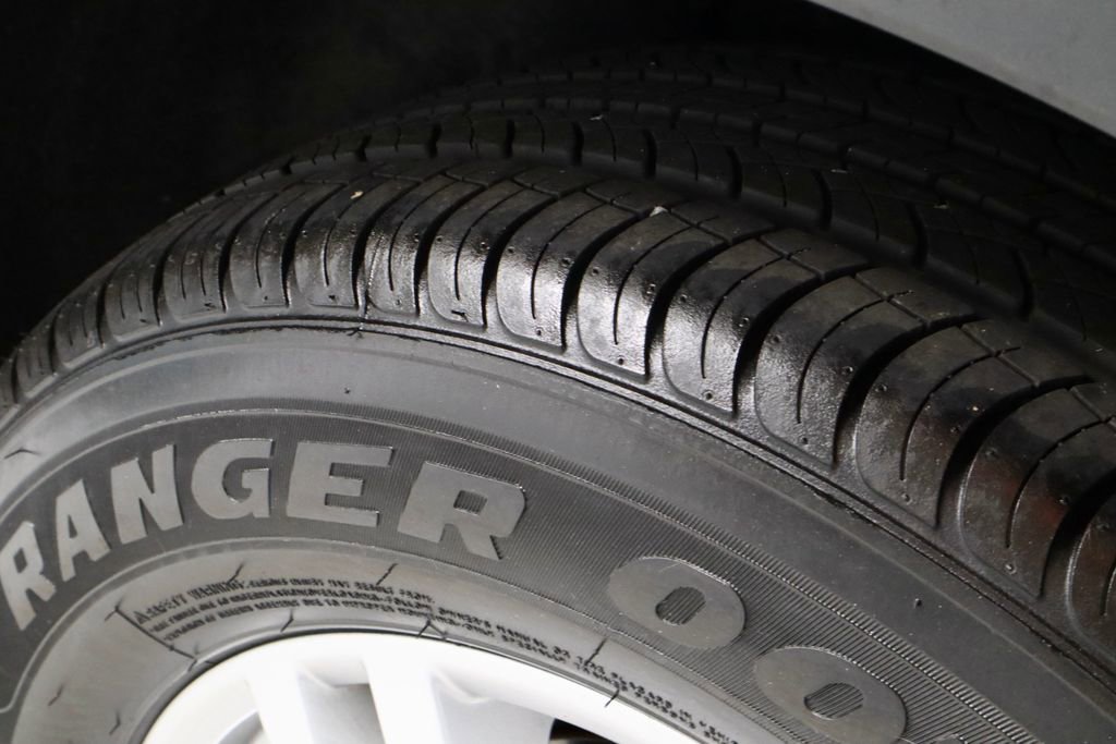 Certified 2022 Ford Explorer XLT w/ Equipment Group 202A image 21