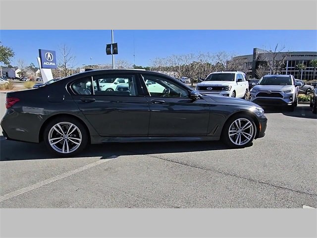 Used 2017 BMW 740i image 27