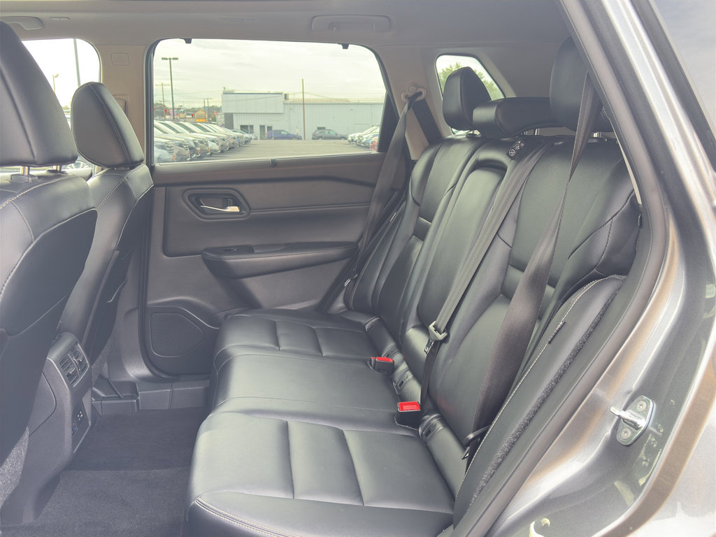 Used 2023 Nissan Rogue SL w/ SL Premium Package image 35