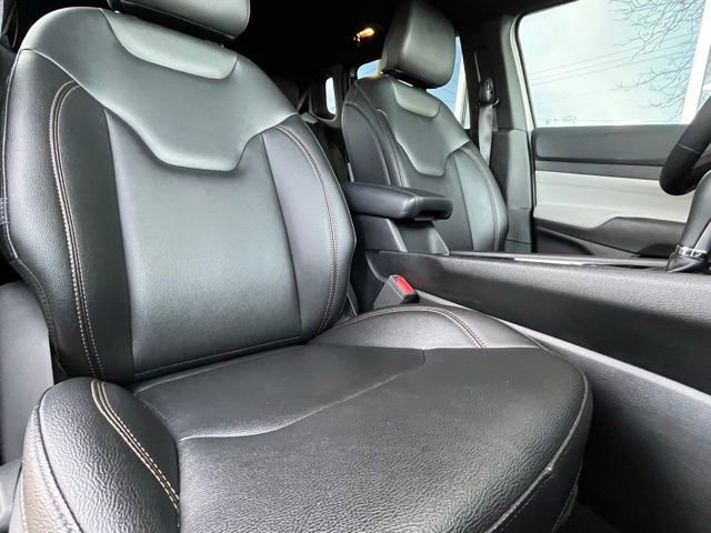 Used 2024 Jeep Compass Limited image 28