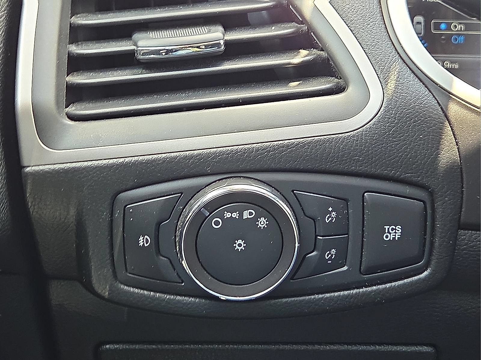Used 2019 Ford Edge SEL w/ Equipment Group 201A FWD image 18