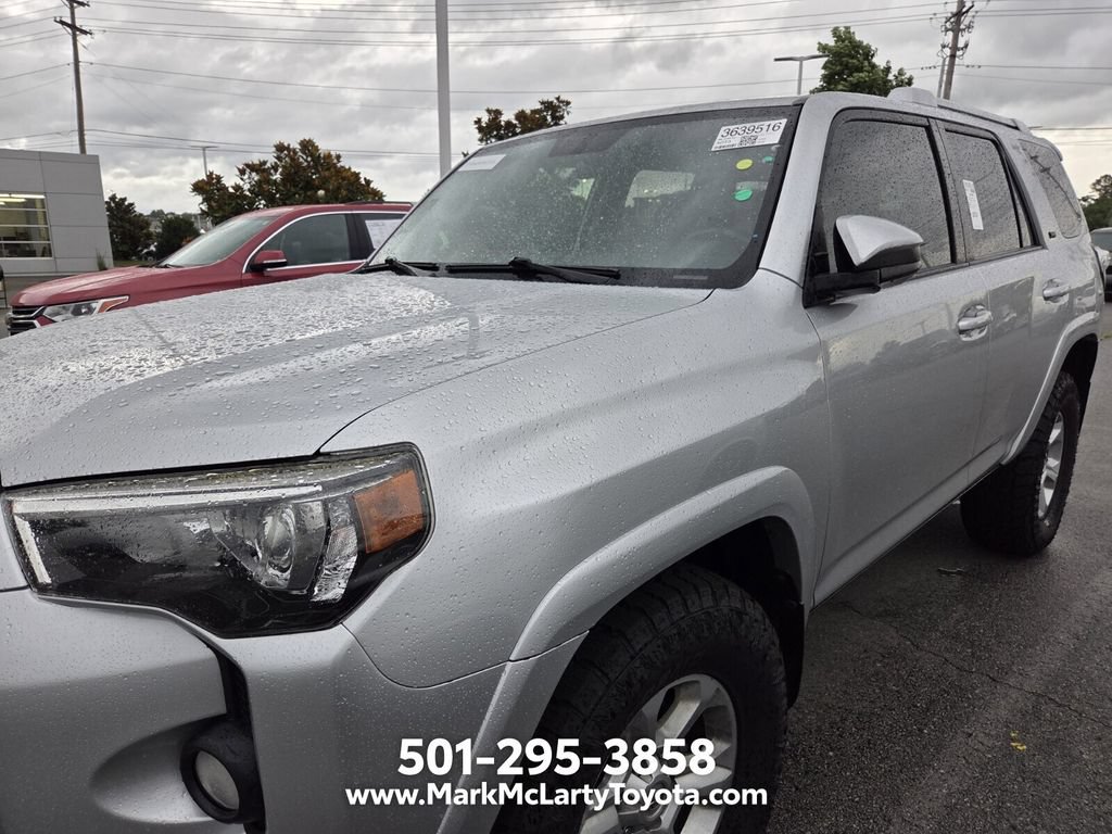 Used 2017 Toyota 4Runner SR5 AWD/4WD image 5