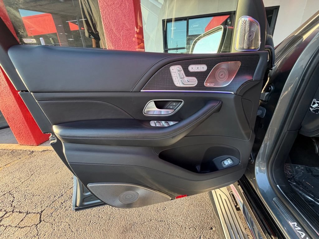 Used 2023 Mercedes-Benz Maybach GLS 600 4MATIC image 16