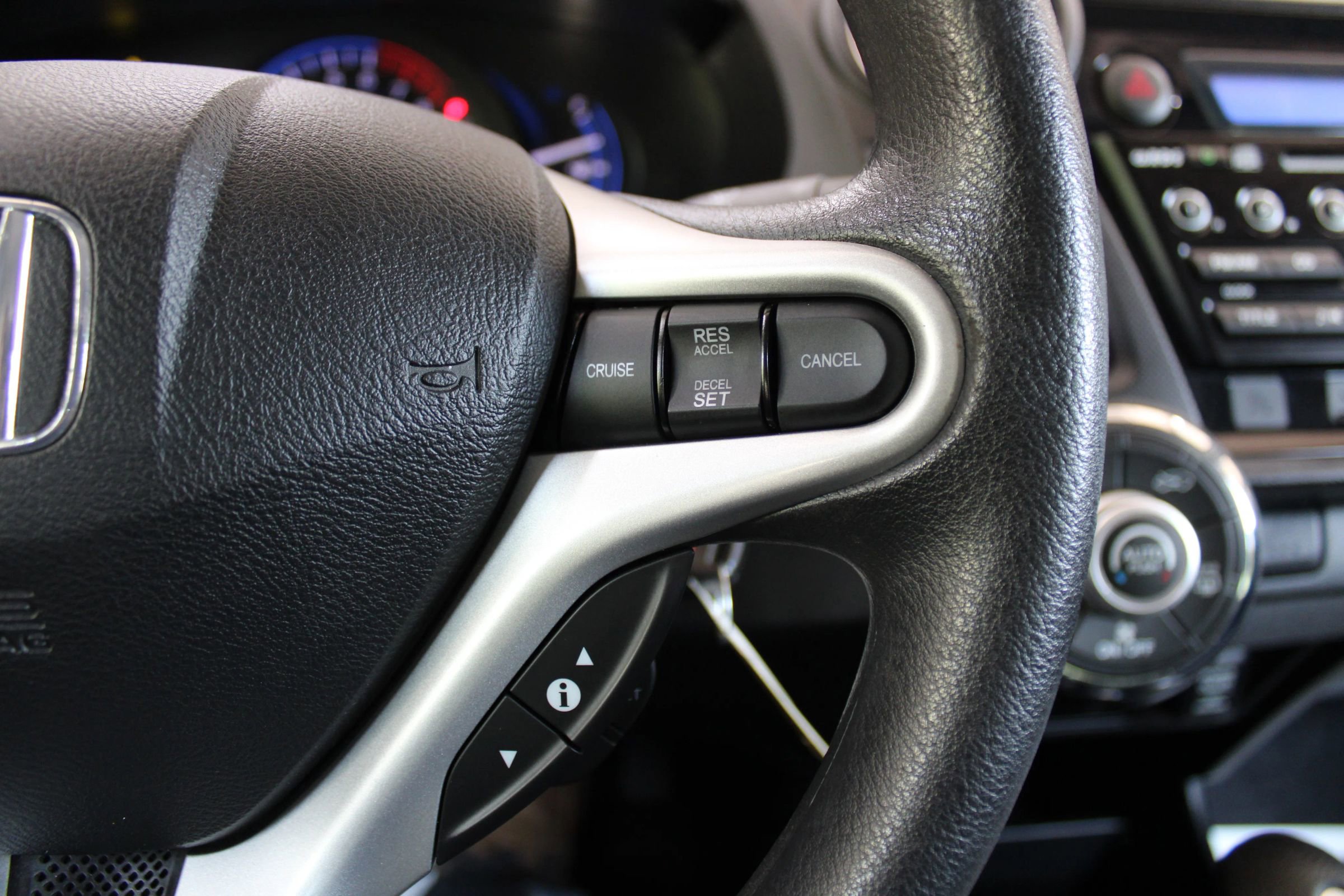 Used 2012 Honda Insight LX image 9