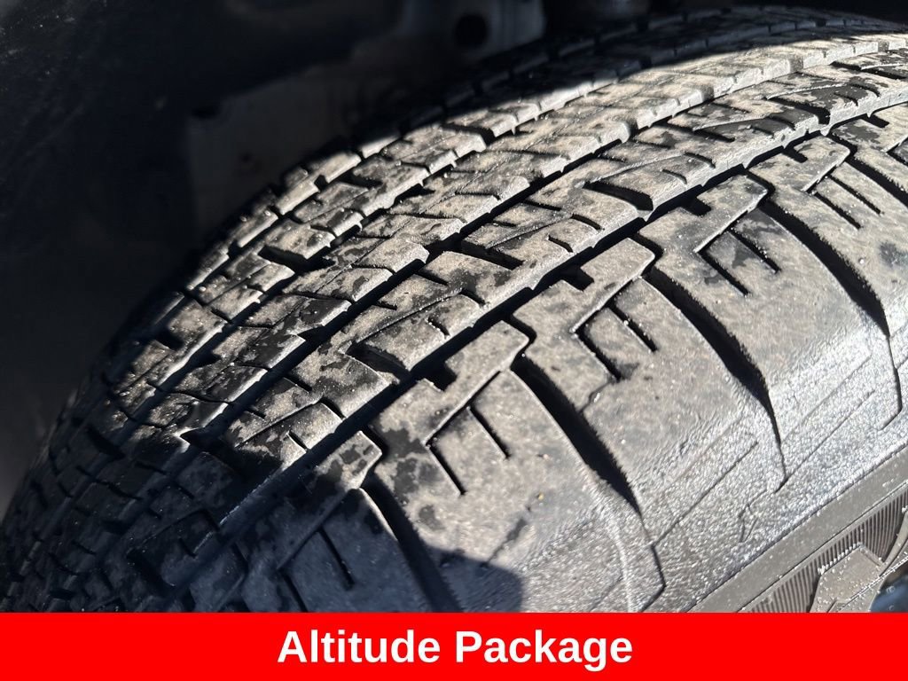Used 2019 Jeep Cherokee Latitude Plus image 12