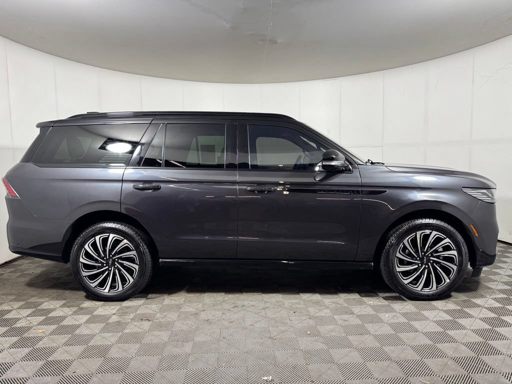 Certified 2025 Lincoln Navigator Black Label AWD/4WD image 6