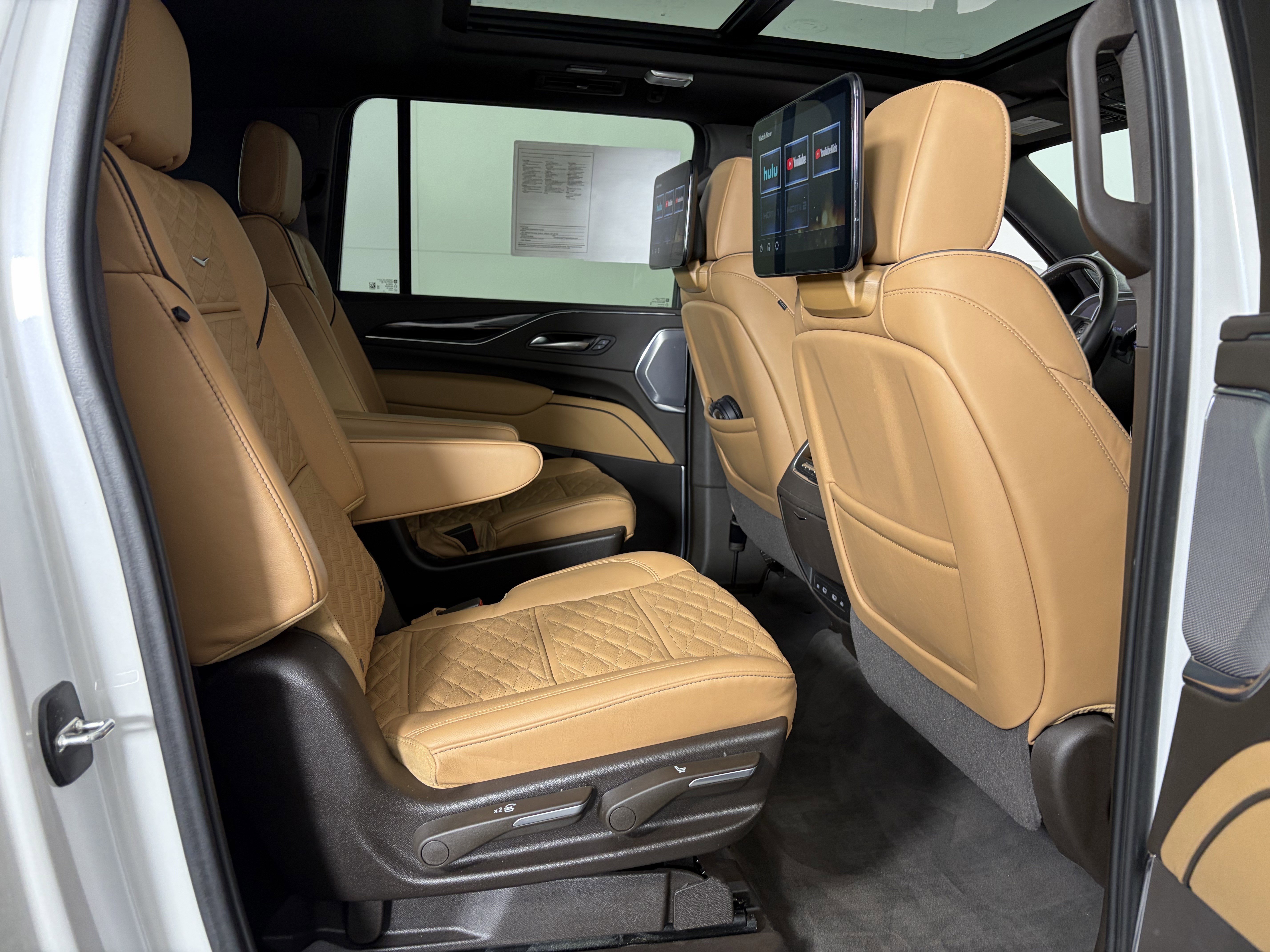 Used 2024 Cadillac Escalade ESV Premium Luxury w/ Performance Package image 44