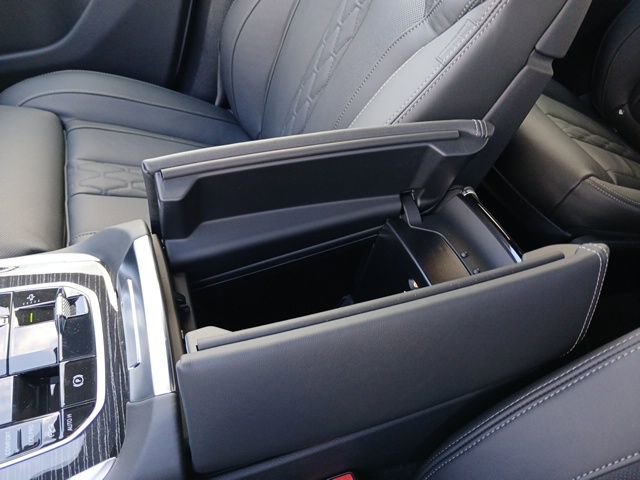 New 2026 BMW X7 M60i AWD/4WD image 24