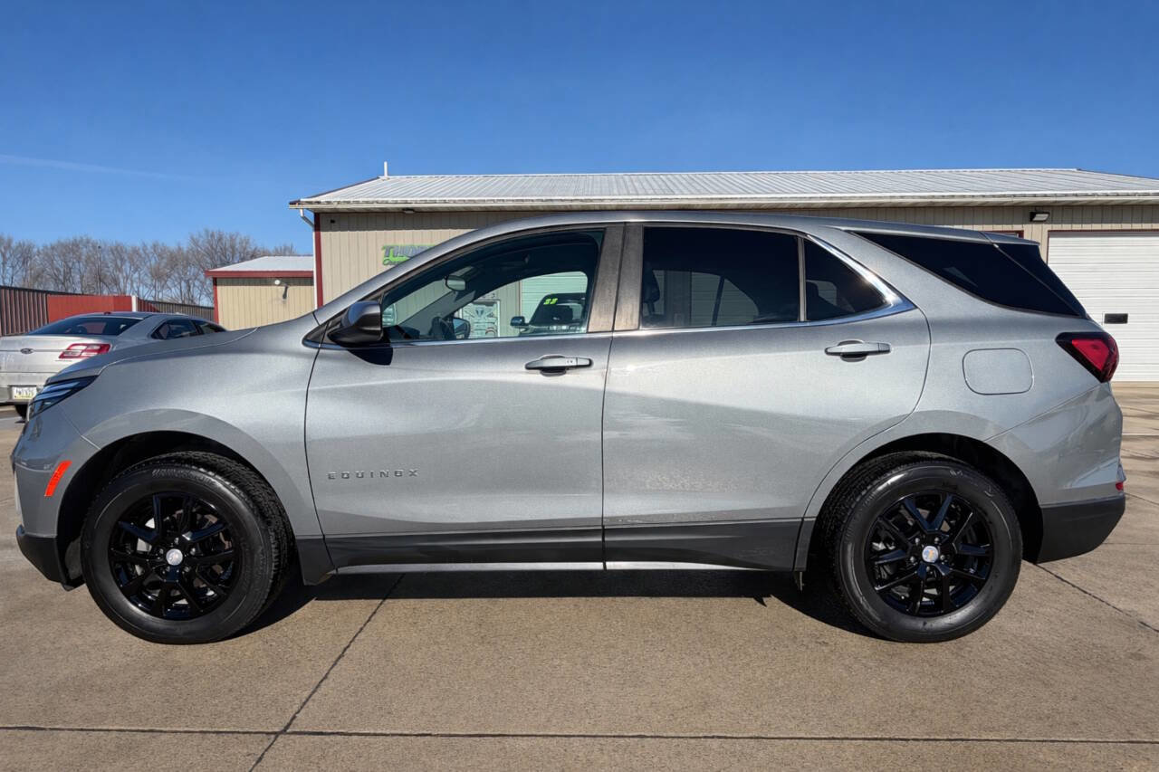 Used 2023 Chevrolet Equinox LT image 3