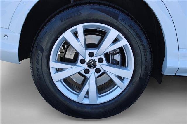 Certified 2025 Audi Q5 Premium w/ Convenience Package AWD/4WD image 13