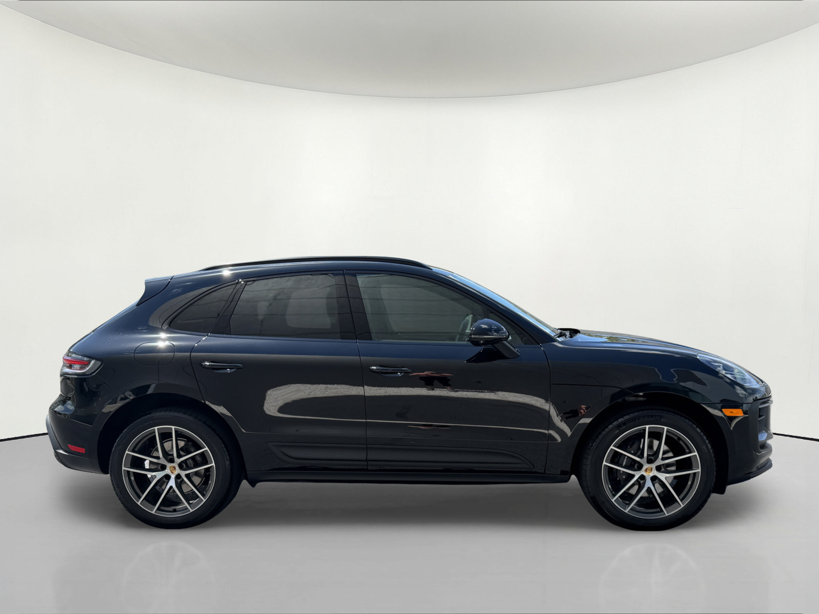 New 2026 Porsche Macan AWD/4WD image 5