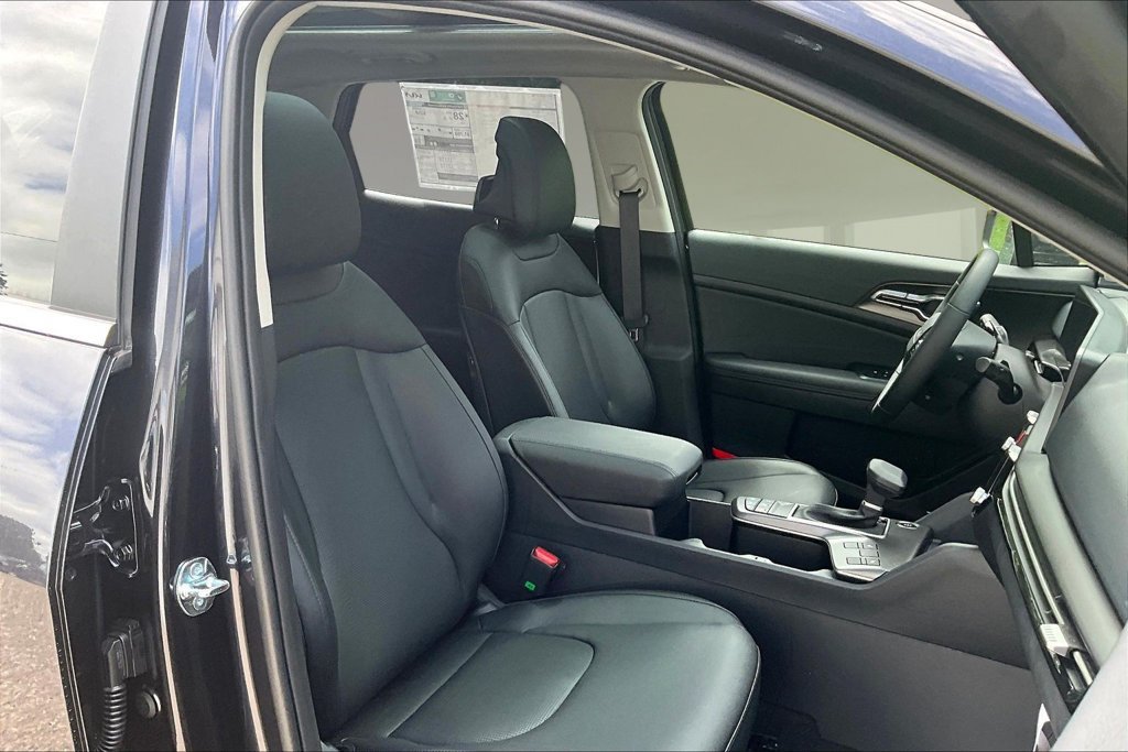 New 2026 Kia Sportage EX w/ EX Panorama Roof Package FWD image 11