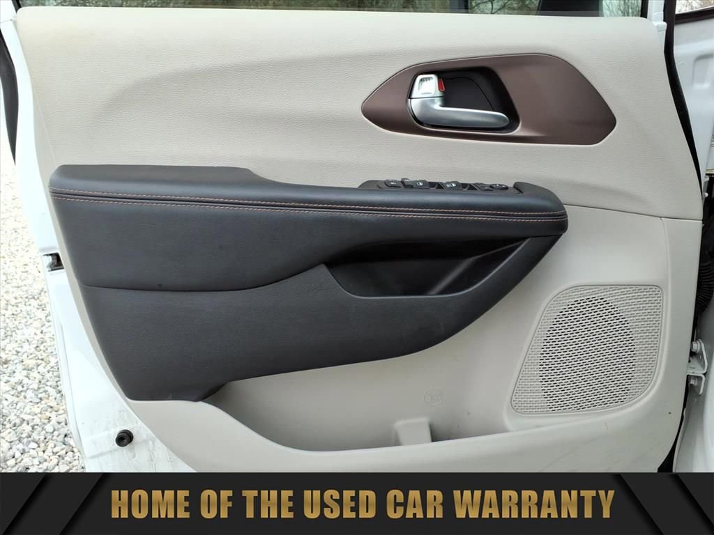 Used 2019 Chrysler Pacifica LX image 12