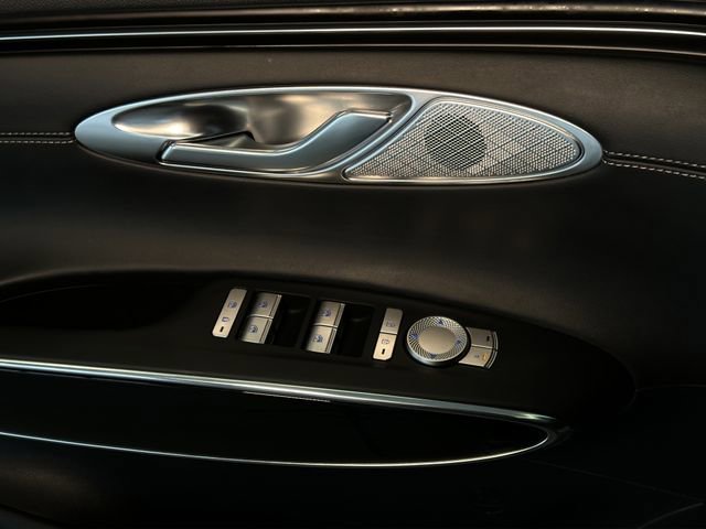 Used 2025 Genesis GV70 2.5T image 15