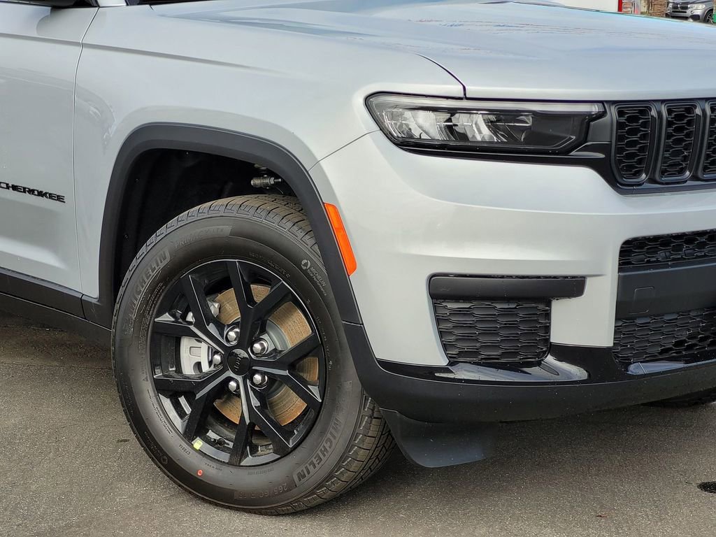 New 2025 Jeep Grand Cherokee L Altitude AWD/4WD image 9