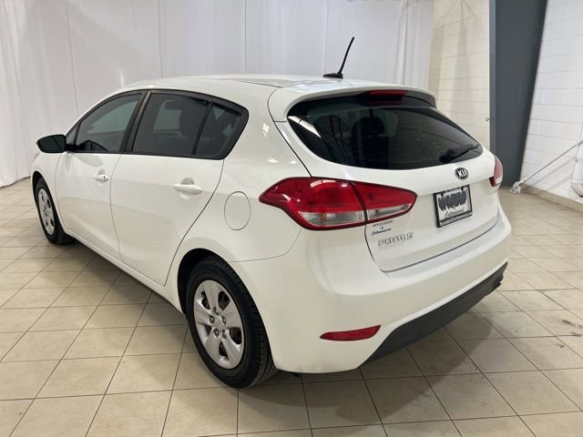 Used 2017 Kia Forte LX image 3