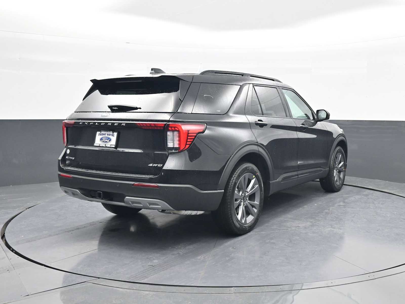 New 2026 Ford Explorer Active w/ Active Comfort Package image 7
