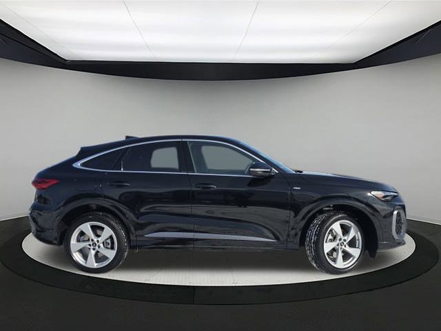 Certified 2025 Audi Q5 Premium Plus image 8