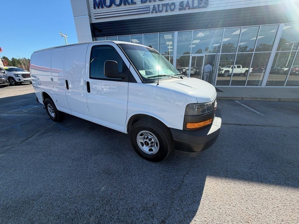 Used 2021 GMC Savana 2500 w/ Driver Convenience Package image 4