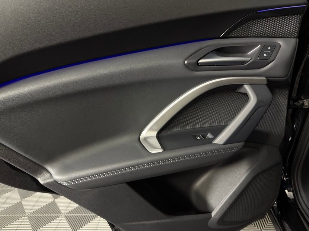 Used 2025 Audi Q5 Premium w/ Convenience Package image 27