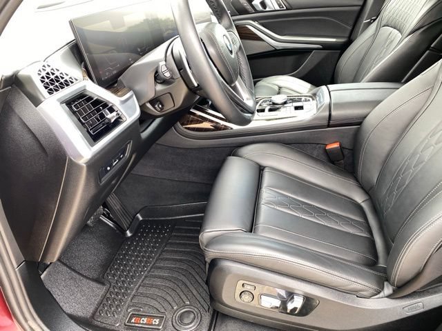 Used 2025 BMW X7 xDrive40i w/ Premium Package AWD/4WD image 10