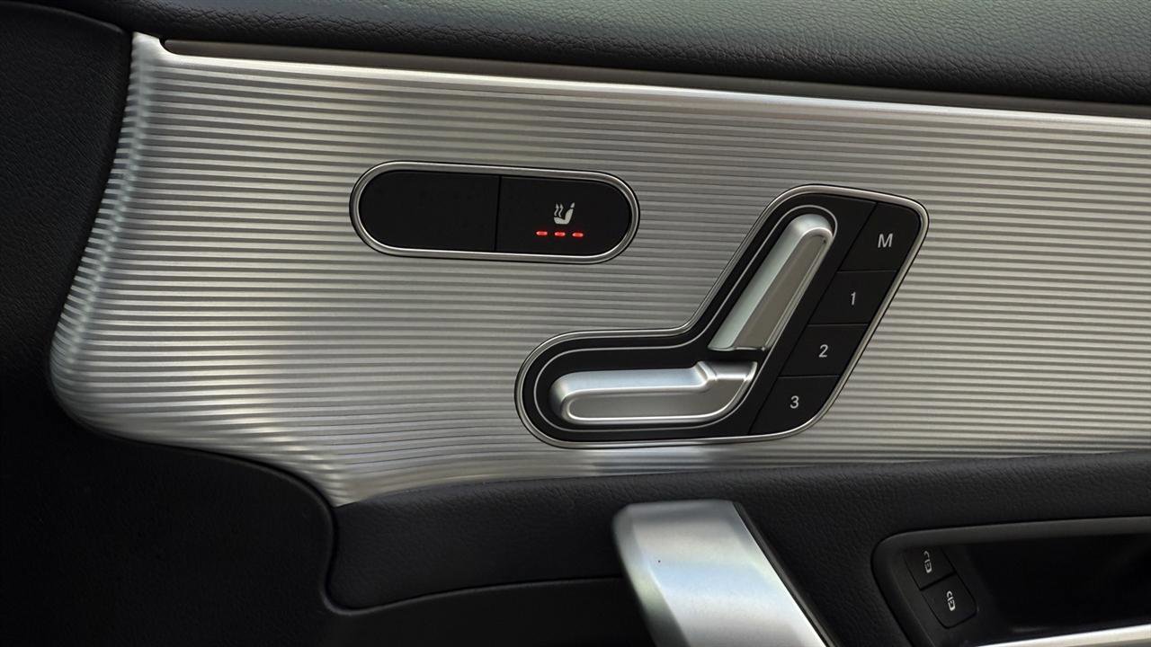 Used 2019 Mercedes-Benz A 220 4MATIC image 40