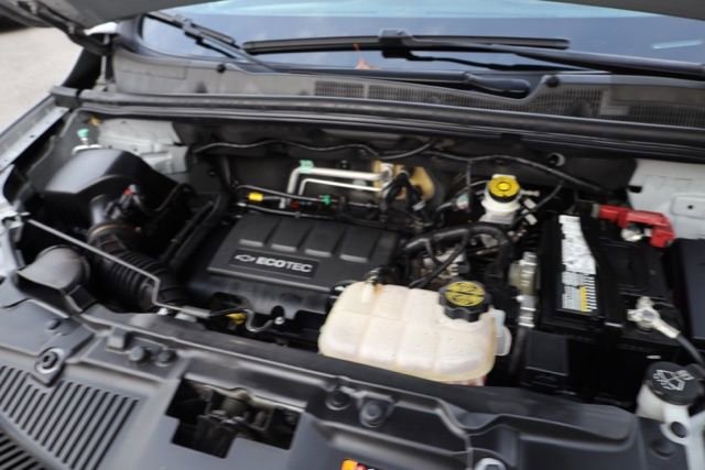 Used 2018 Chevrolet Trax LS image 34