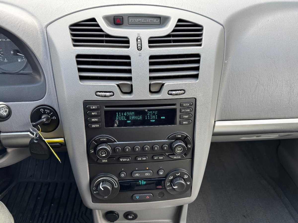 Used 2005 Chevrolet Malibu LT w/ Preferred Equipment Group image 25