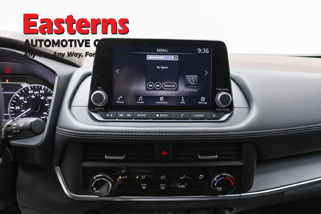 Used 2023 Nissan Rogue S AWD/4WD image 13